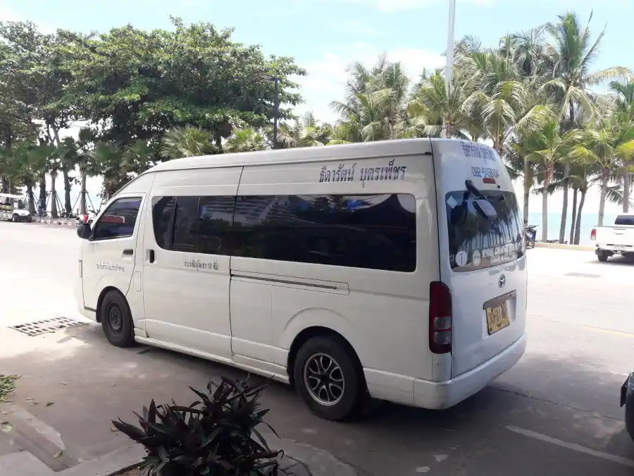 Знакомство с Сиамом трансфер - Микроавтобус Toyota Hiace в Паттайе